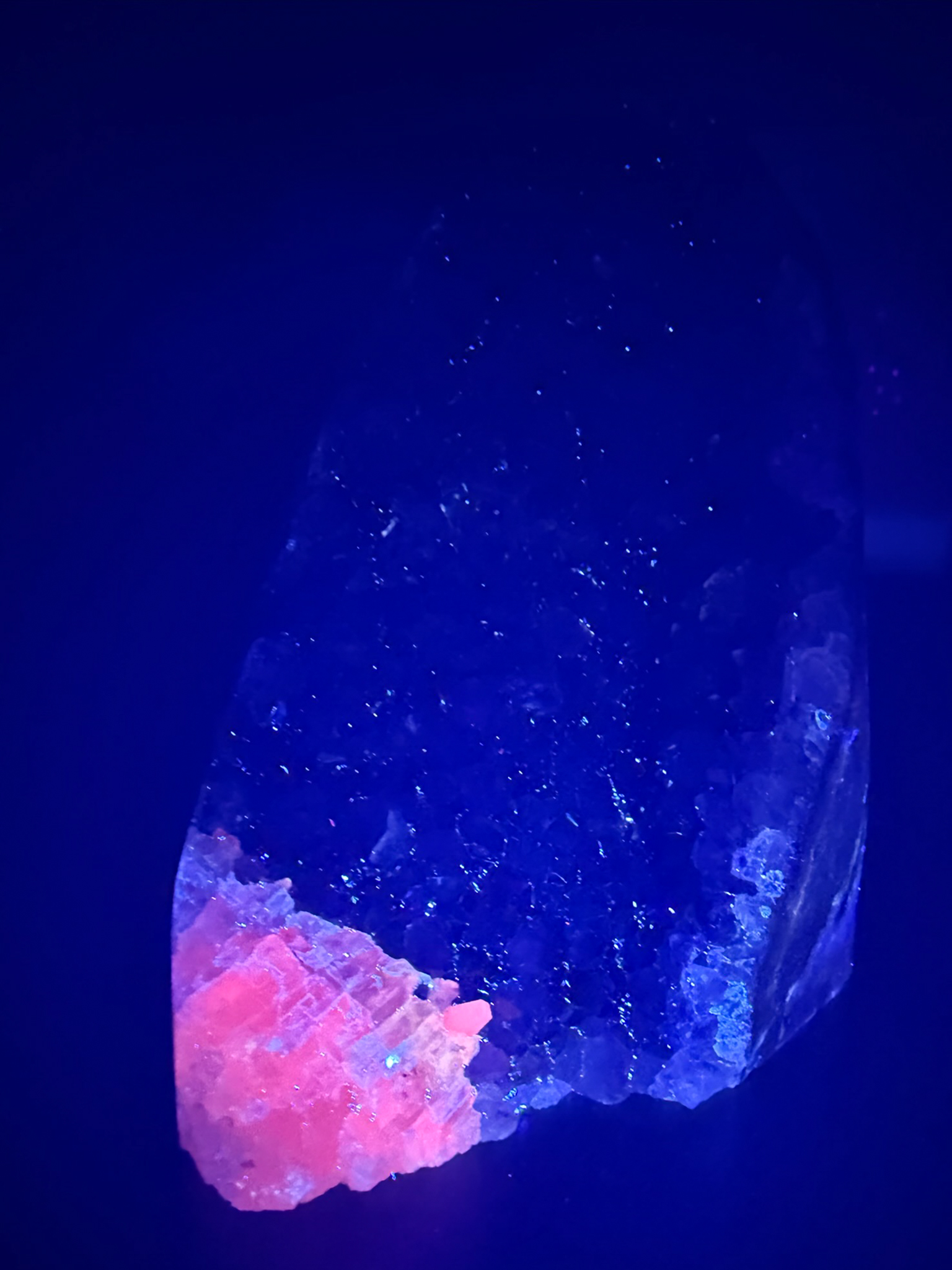 Brazilian Amethyst Cut Base with UV-Reactive Calcite and Polished Agate Rim